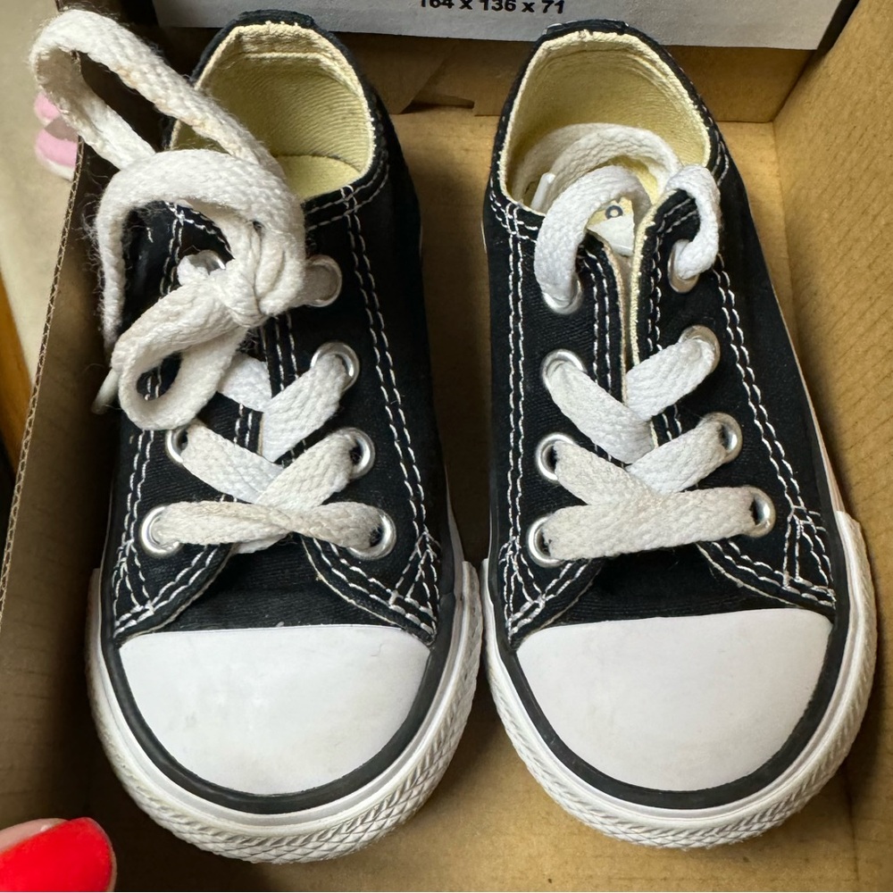 Toddler Converse Size 4